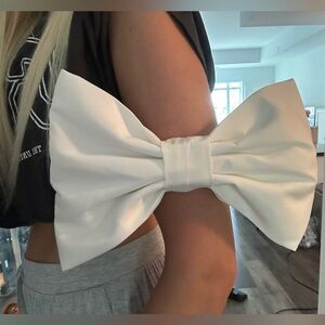 BOW SLEEVE (BRIDAL, WEDDING SHOWER, ENGAGEMENT SHOOT LOOK)